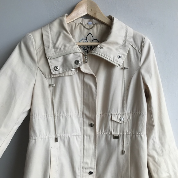 GUESS Modern Raincoat Trench coat - Size Medium - Picture 3 of 8